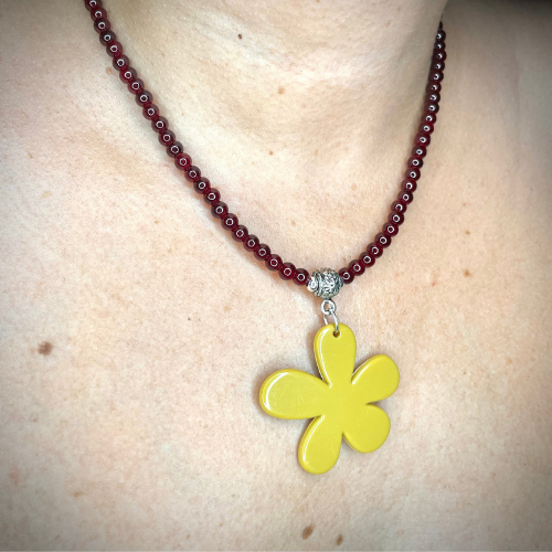 Bead Necklace- Flower- Charm "Daisy"
