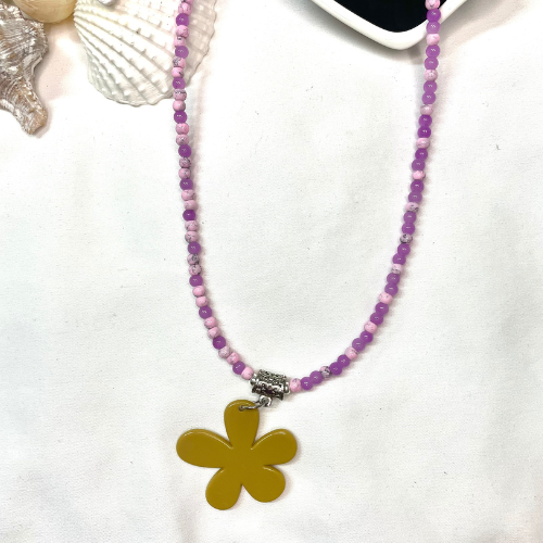 Bead Necklace- Flower- Charm "Daisy"
