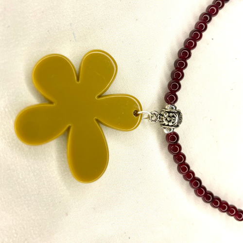Bead Necklace- Flower- Charm "Daisy"